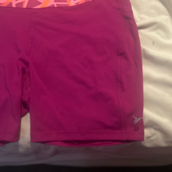 Old Navy Active XXL Pink Mid-Rise Fitted Athletic Shorts - Picture 2 of 6